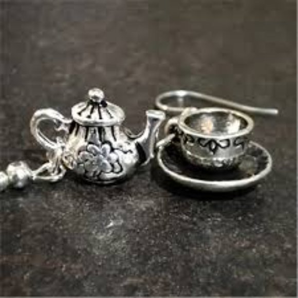 Vtg Inspired Retro Tea Kettle Tea Cup Pendant Earrings Rustic Silver Gift set - Picture 1 of 5